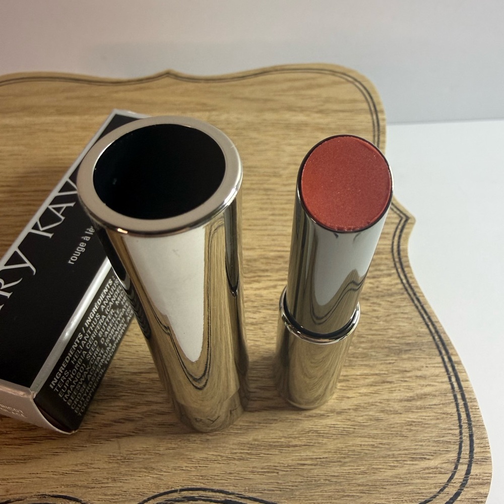 Mary Kay True Dimensions Sheer Lipstick Arctic Apricot 088581 (AX07) Full Size - Picture 3 of 3
